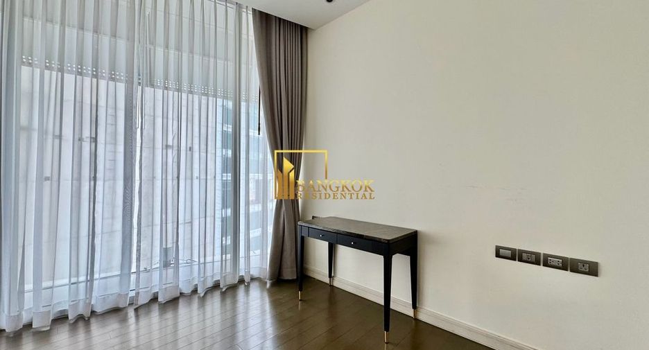 For rent 2 bedrooms condo in Pathum Wan, Bangkok