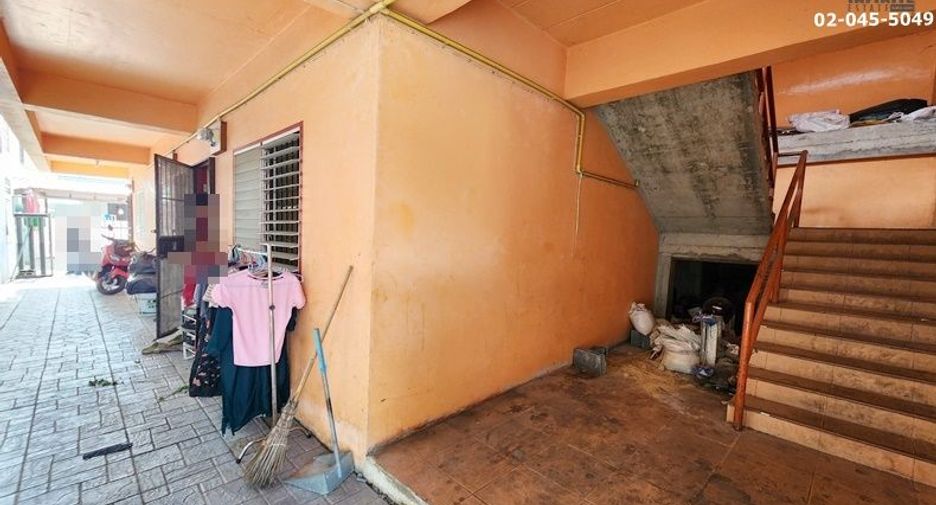 For sale 8 bed apartment in Don Mueang, Bangkok