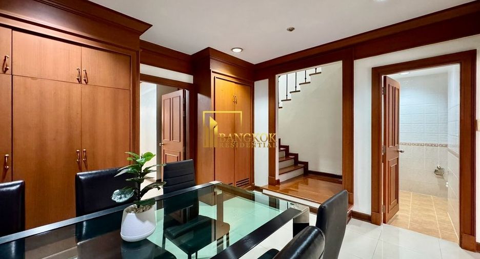 Reihenhaus zur Miete mit 4 Zimmer in Watthana, Bangkok