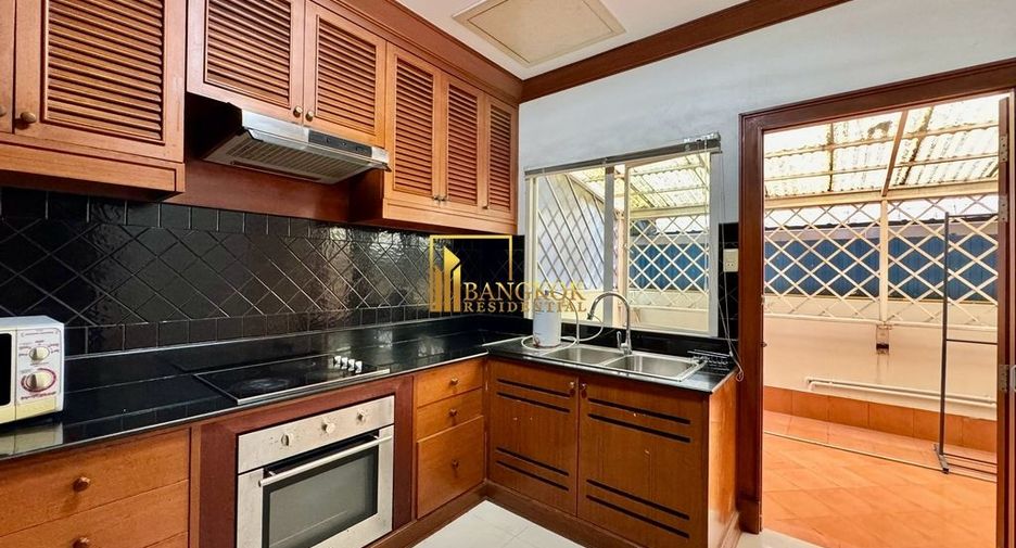 Reihenhaus zur Miete mit 4 Zimmer in Watthana, Bangkok