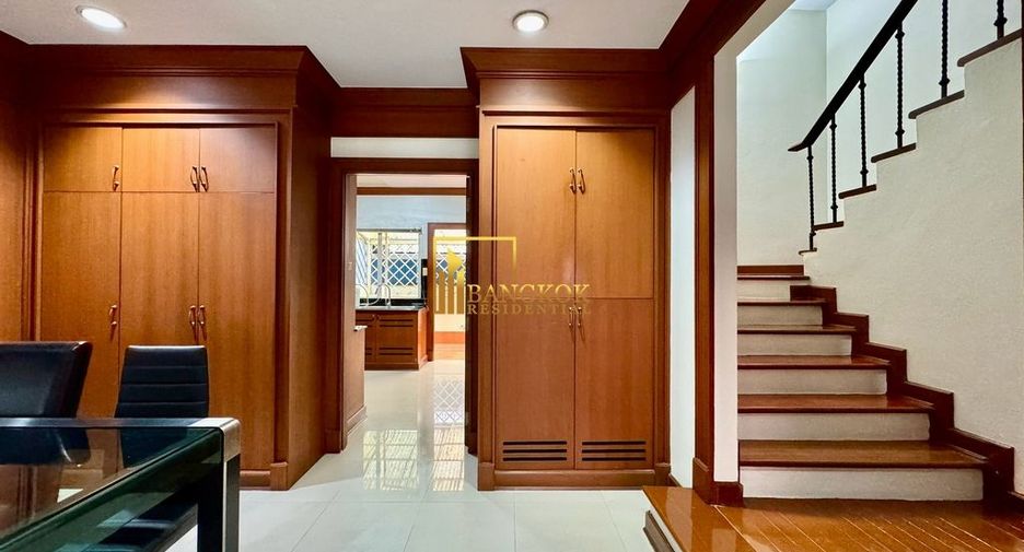 Reihenhaus zur Miete mit 4 Zimmer in Watthana, Bangkok