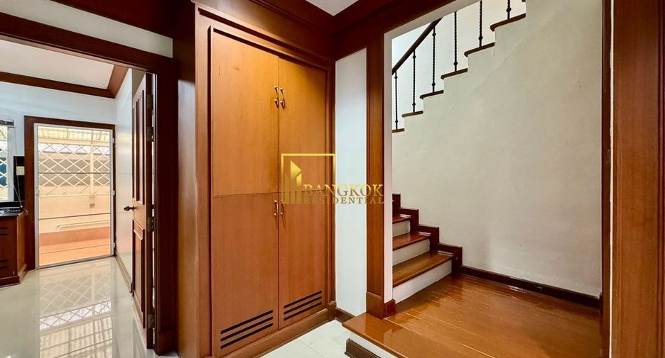 Reihenhaus zur Miete mit 4 Zimmer in Watthana, Bangkok
