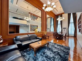 For rent 4 bedrooms townhouse in Watthana, Bangkok