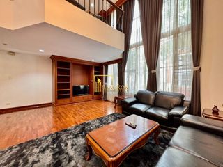 For rent 4 bedrooms townhouse in Watthana, Bangkok