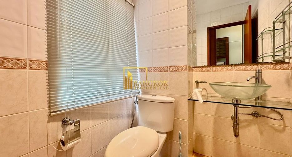 Reihenhaus zur Miete mit 4 Zimmer in Watthana, Bangkok
