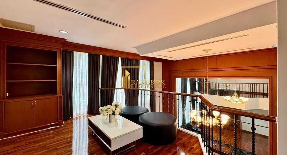 Reihenhaus zur Miete mit 4 Zimmer in Watthana, Bangkok