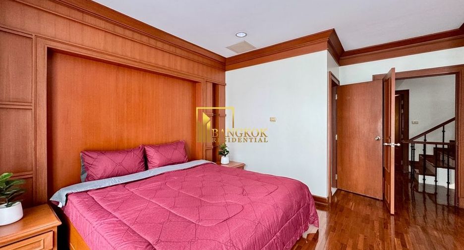 Reihenhaus zur Miete mit 4 Zimmer in Watthana, Bangkok
