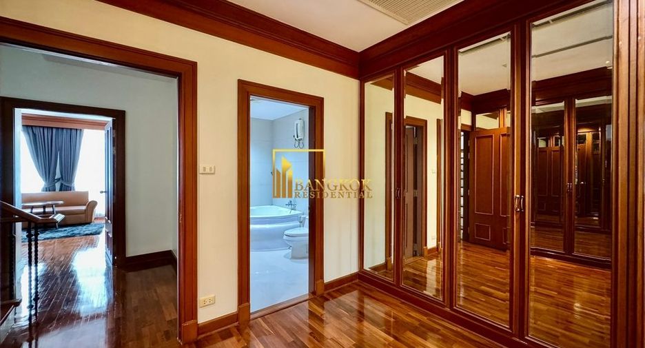 Reihenhaus zur Miete mit 4 Zimmer in Watthana, Bangkok