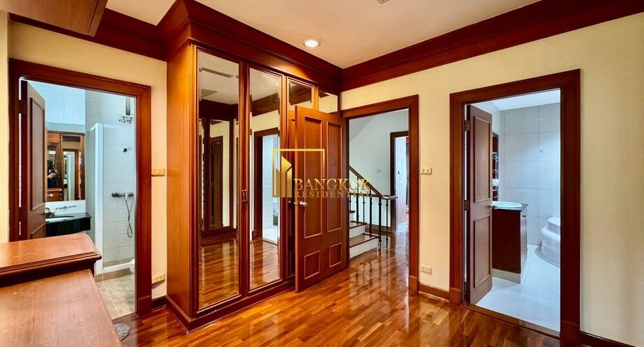 Reihenhaus zur Miete mit 4 Zimmer in Watthana, Bangkok