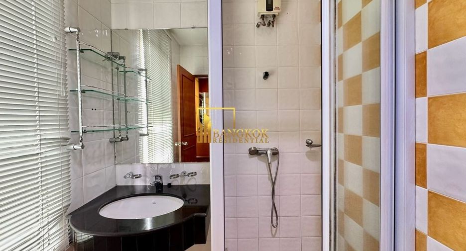 Reihenhaus zur Miete mit 4 Zimmer in Watthana, Bangkok