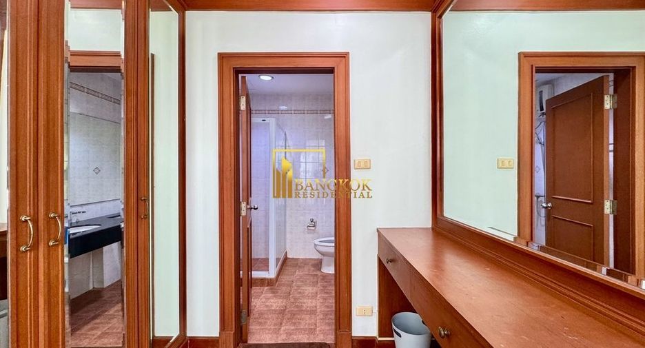 Reihenhaus zur Miete mit 4 Zimmer in Watthana, Bangkok