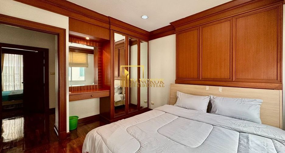 Reihenhaus zur Miete mit 4 Zimmer in Watthana, Bangkok