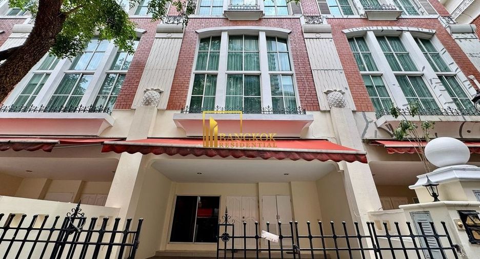 Reihenhaus zur Miete mit 4 Zimmer in Watthana, Bangkok