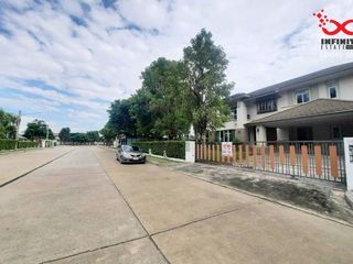 For sale 4 bed house in Mueang Samut Sakhon, Samut Sakhon