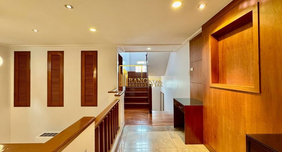 Haus zur Miete mit 3 Zimmer in Watthana, Bangkok