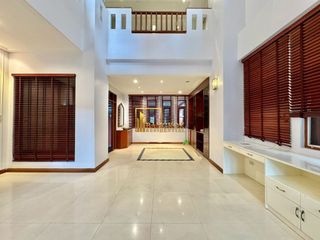 Haus zur Miete mit 3 Zimmer in Watthana, Bangkok