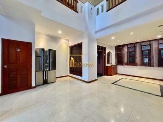 Haus zur Miete mit 3 Zimmer in Watthana, Bangkok