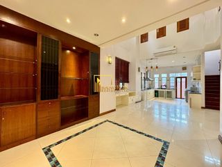 Haus zur Miete mit 3 Zimmer in Watthana, Bangkok
