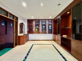 Haus zur Miete mit 3 Zimmer in Watthana, Bangkok