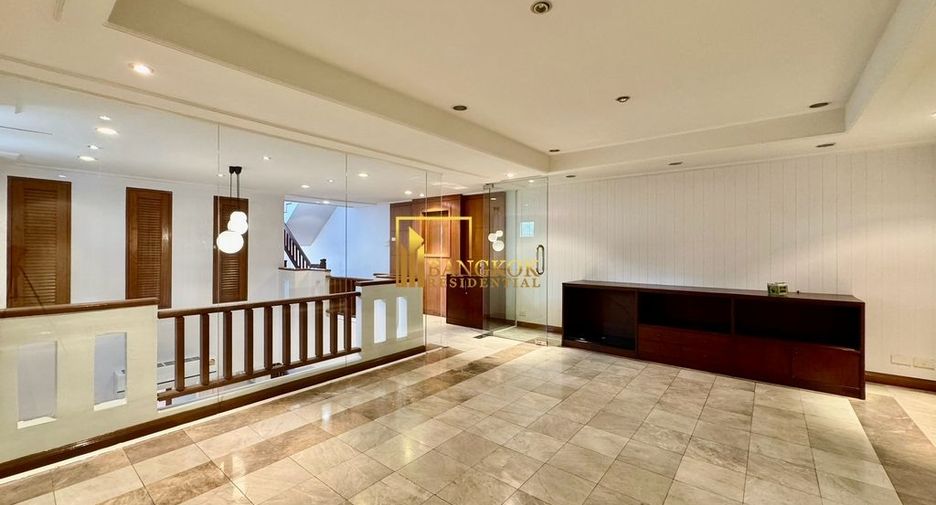Haus zur Miete mit 3 Zimmer in Watthana, Bangkok