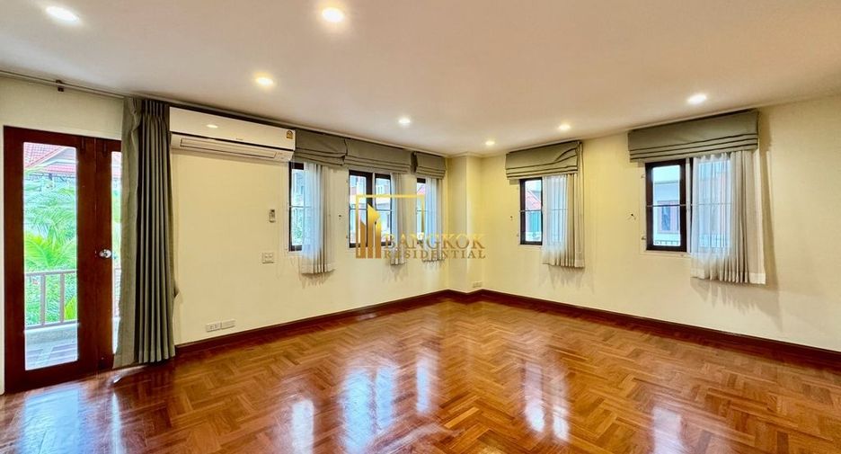 Haus zur Miete mit 3 Zimmer in Watthana, Bangkok