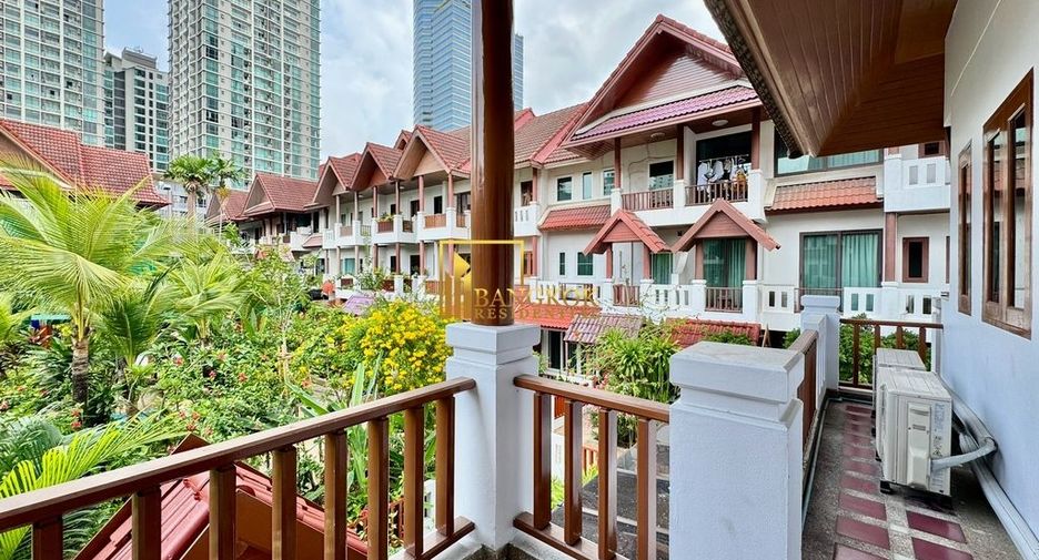 Haus zur Miete mit 3 Zimmer in Watthana, Bangkok