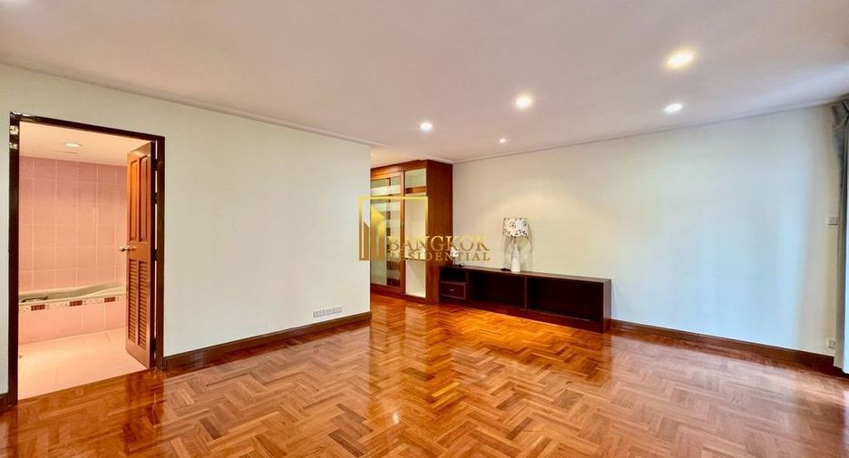 Haus zur Miete mit 3 Zimmer in Watthana, Bangkok
