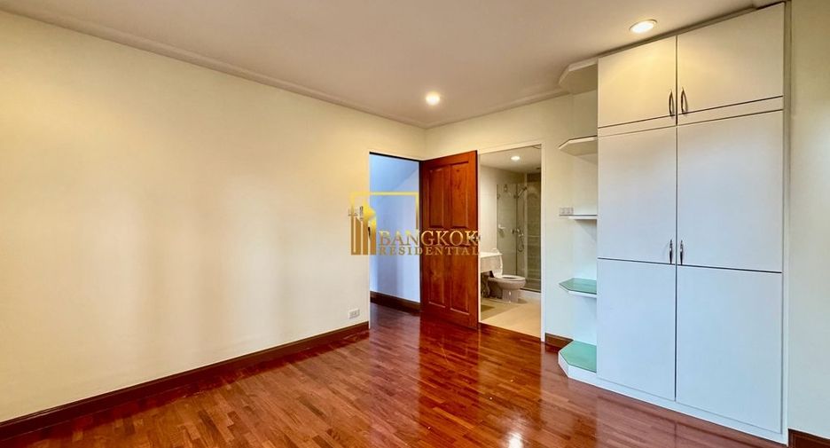 Haus zur Miete mit 3 Zimmer in Watthana, Bangkok