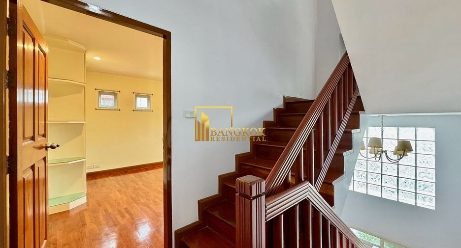 Haus zur Miete mit 3 Zimmer in Watthana, Bangkok