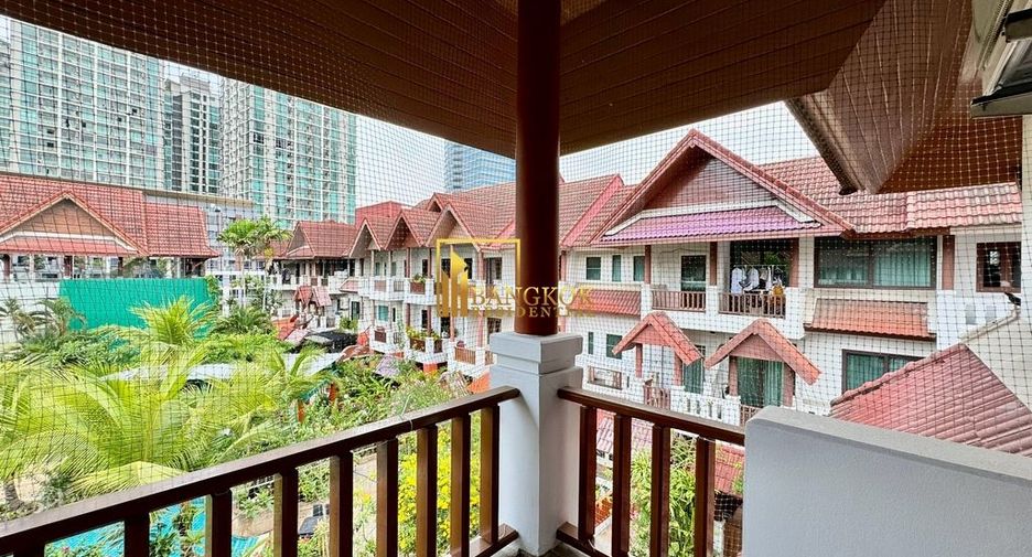 Haus zur Miete mit 3 Zimmer in Watthana, Bangkok