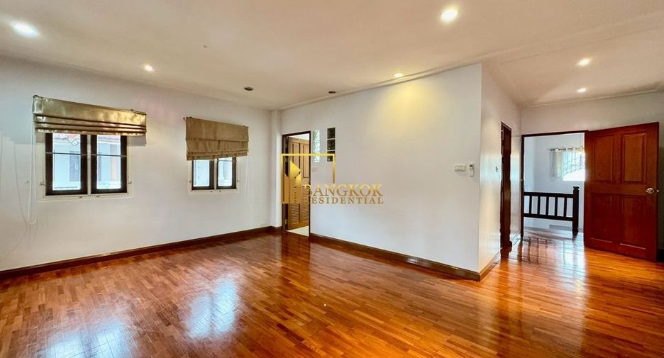 Haus zur Miete mit 3 Zimmer in Watthana, Bangkok