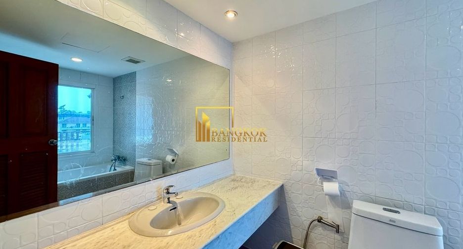 Haus zur Miete mit 3 Zimmer in Watthana, Bangkok