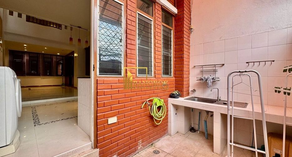 Haus zur Miete mit 3 Zimmer in Watthana, Bangkok