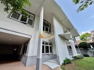 Haus zur Miete mit 3 Zimmer in Watthana, Bangkok