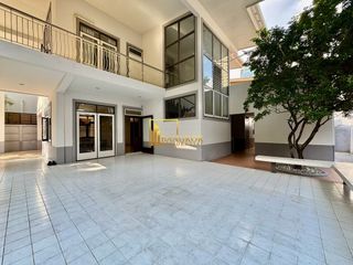 Haus zur Miete mit 3 Zimmer in Watthana, Bangkok