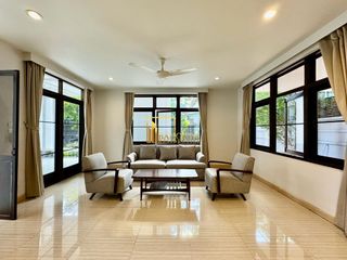 Haus zur Miete mit 3 Zimmer in Watthana, Bangkok