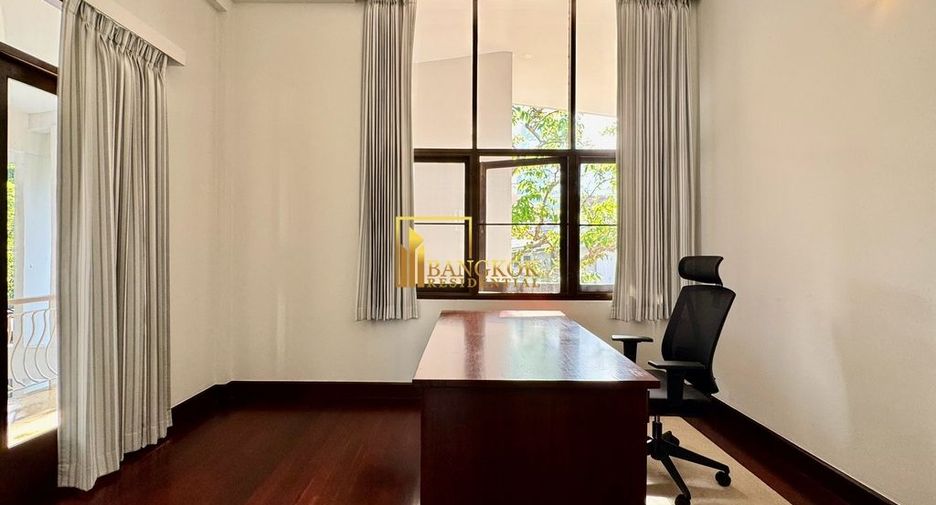 Haus zur Miete mit 3 Zimmer in Watthana, Bangkok