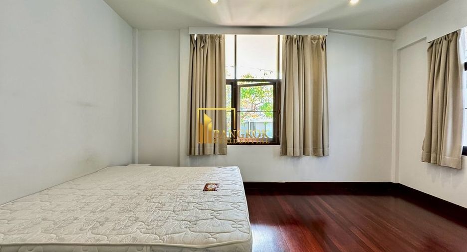 Haus zur Miete mit 3 Zimmer in Watthana, Bangkok