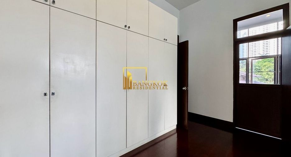 Haus zur Miete mit 3 Zimmer in Watthana, Bangkok