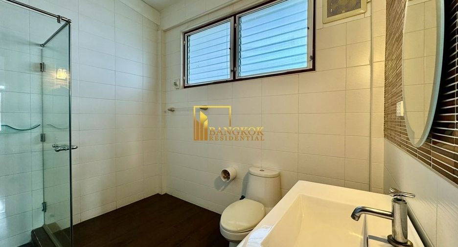 Haus zur Miete mit 3 Zimmer in Watthana, Bangkok