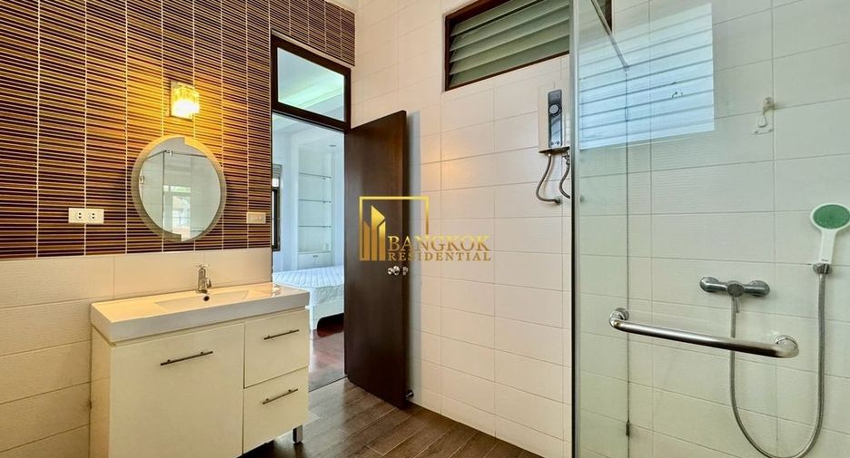 Haus zur Miete mit 3 Zimmer in Watthana, Bangkok