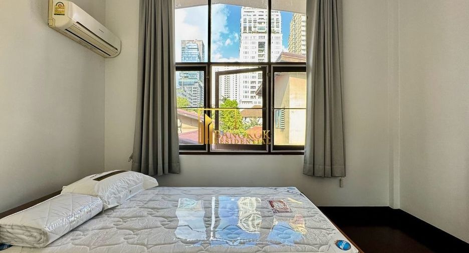 Haus zur Miete mit 3 Zimmer in Watthana, Bangkok