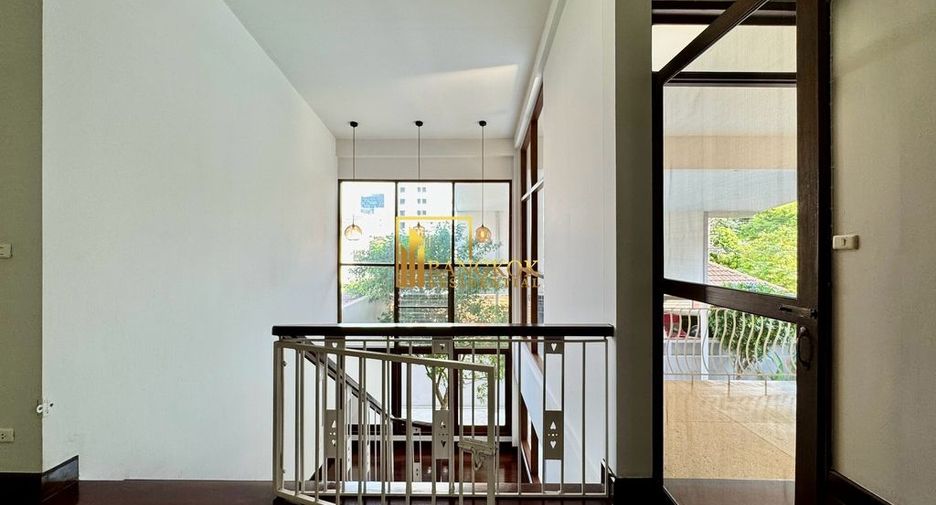 Haus zur Miete mit 3 Zimmer in Watthana, Bangkok