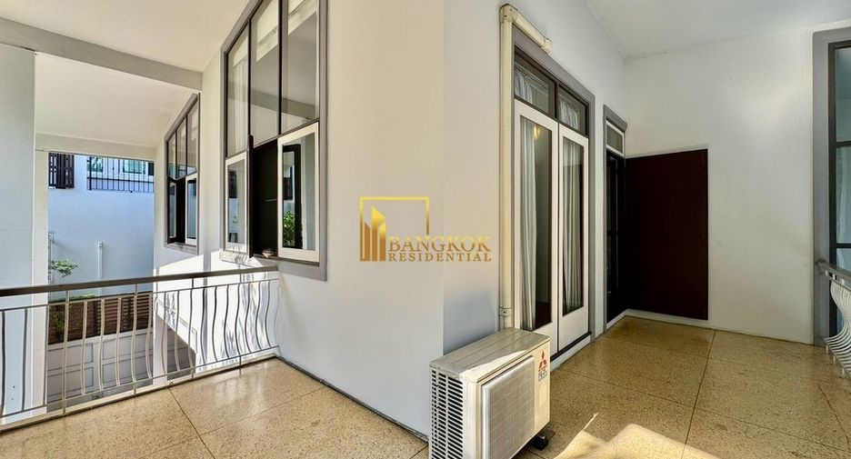 Haus zur Miete mit 3 Zimmer in Watthana, Bangkok