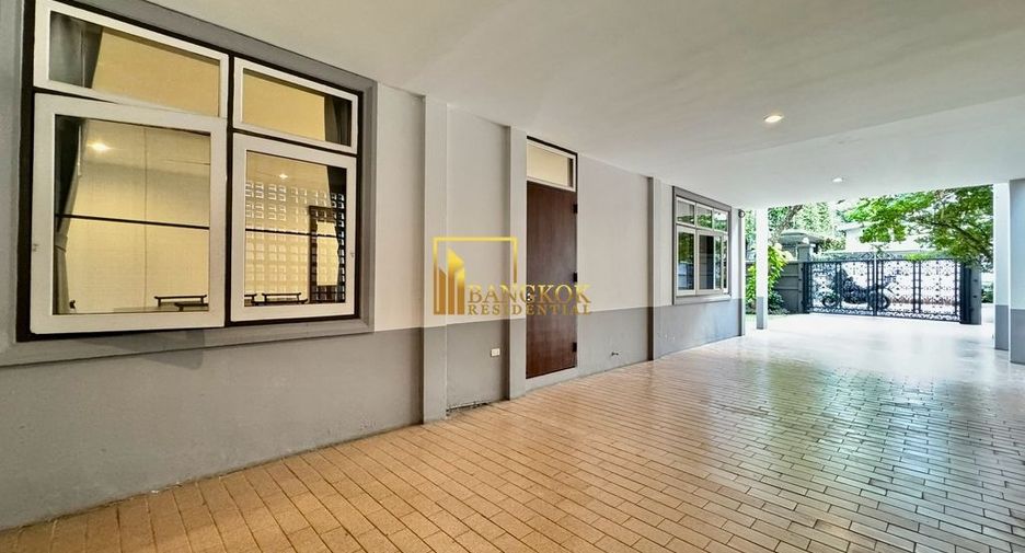 Haus zur Miete mit 3 Zimmer in Watthana, Bangkok