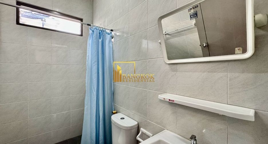 Haus zur Miete mit 3 Zimmer in Watthana, Bangkok