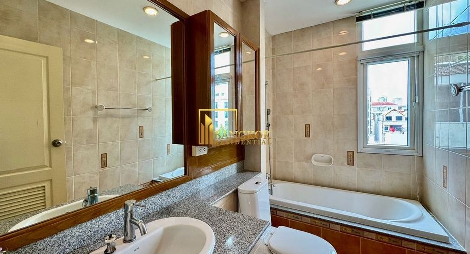 Apartamento en alquiler de 3 habitaciones en Watthana, Bangkok