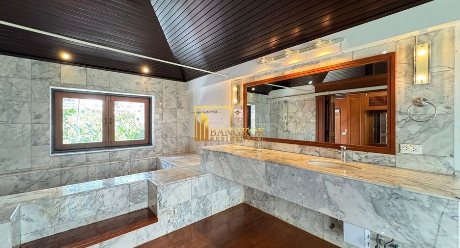 For rent 3 ベッドルーム house in Khlong Toei, Bangkok