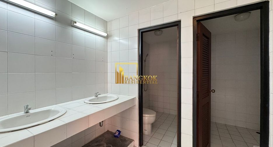 For rent 3 ベッドルーム house in Khlong Toei, Bangkok