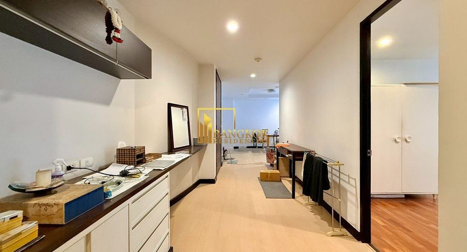 Condo en alquiler y en venta de 2 habitaciones en Watthana, Bangkok